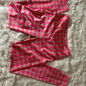 Goldsheep pink graphic leggings Sz M